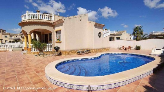 Villa en venta en Guardamar del Segura (Alicante)