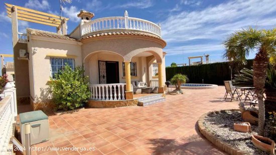 Villa en venta en Guardamar del Segura (Alicante)