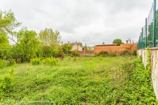 Finca en venta en Mutilva (Navarra)