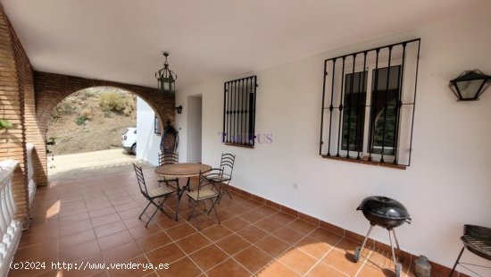 Villa en venta en Sayalonga (Málaga)