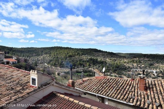 Casa en venta en Fórnoles (Teruel)