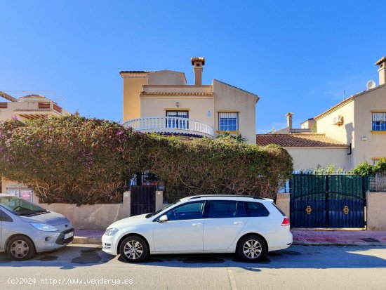 Villa en venta en Orihuela (Alicante)