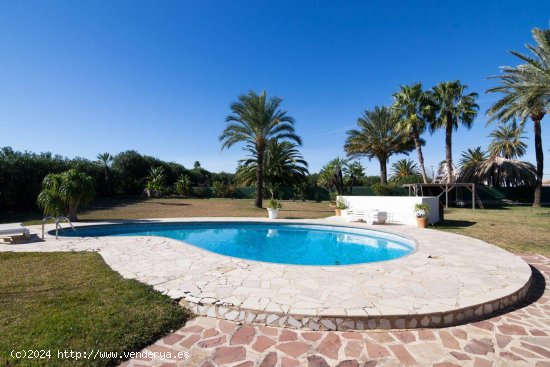 Finca en venta en Dénia (Alicante)