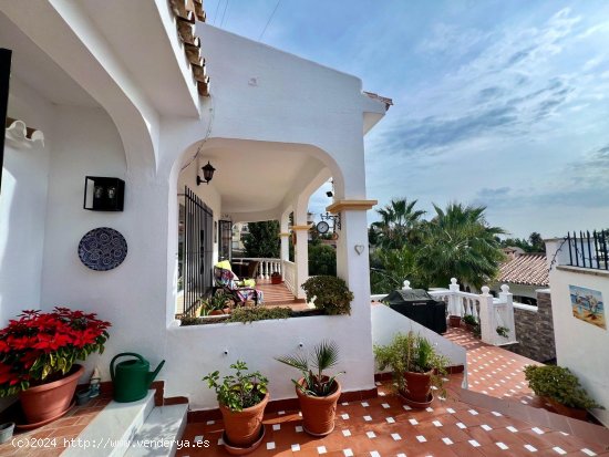 Villa en venta en Fuengirola (Málaga)