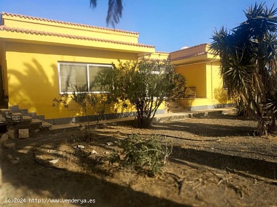 Villa en venta en Granadilla de Abona (Tenerife)