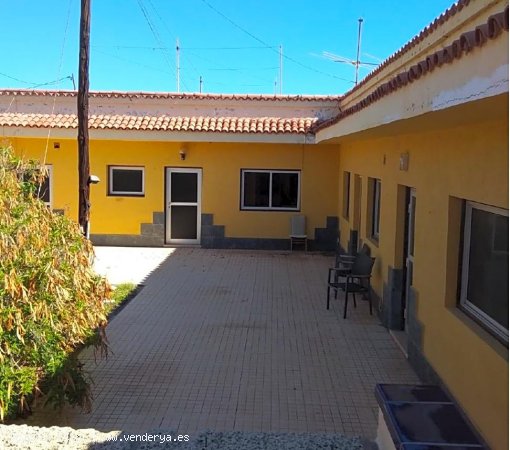 Villa en venta en Granadilla de Abona (Tenerife)