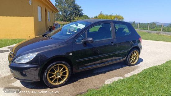 Peugeot 307 HDI 2.0 90CV de 2002 con 197.000 Km por 2.500 EUR. en Pontevedra