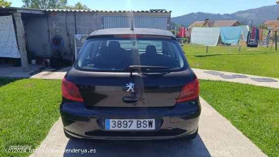 Peugeot 307 HDI 2.0 90CV de 2002 con 197.000 Km por 2.500 EUR. en Pontevedra