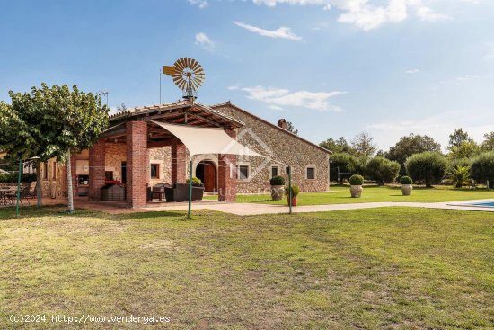 Finca en venta en Vilobí d Onyar (Girona)