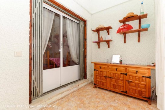 Chalet en venta en Torrevieja (Alicante)