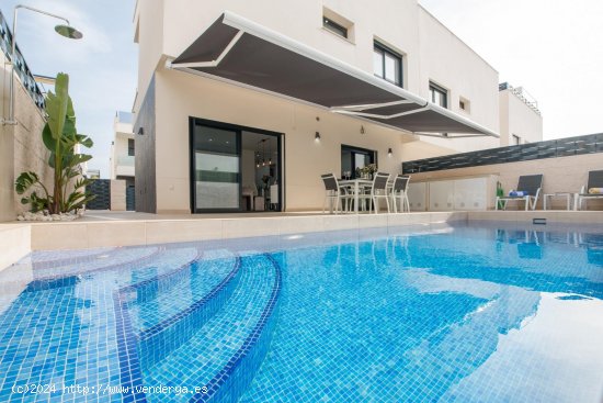  Villa en venta en Benijófar (Alicante) 