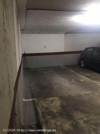 SE VENDE PLAZA DE GARAJE PARA COCHE Y 2 MOTOS - ALICANTE