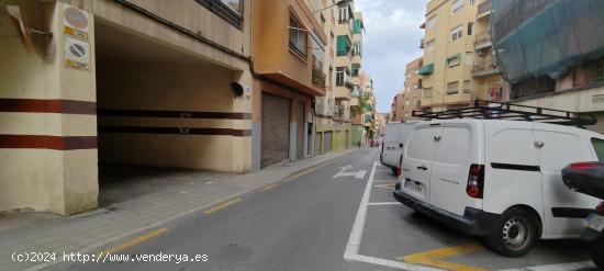 SE VENDE PLAZA GRANDE EN BUENA ZONA CENTRICO - ALICANTE