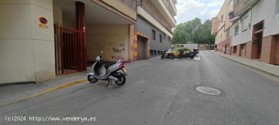 SE VENDE PLAZA GRANDE EN BUENA ZONA CENTRICO - ALICANTE