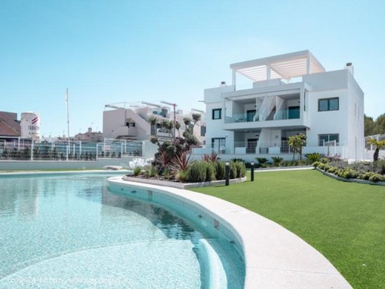 Bungalow en venta a estrenar en Torrevieja (Alicante)