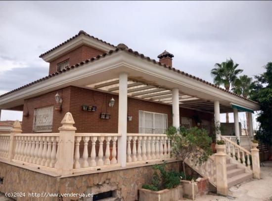 CHALET INDEPENDIENTE SAN VICENTE DEL RASPEIG (VILLAMONTES) - ALICANTE