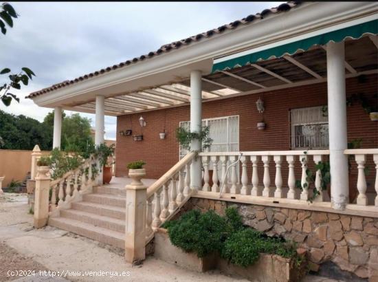 CHALET INDEPENDIENTE SAN VICENTE DEL RASPEIG (VILLAMONTES) - ALICANTE