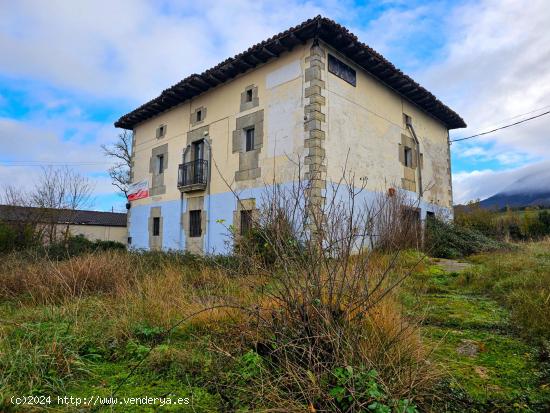 CASA DE PIEDRA CON TERRENO JUNTO A VILLASANA - BURGOS