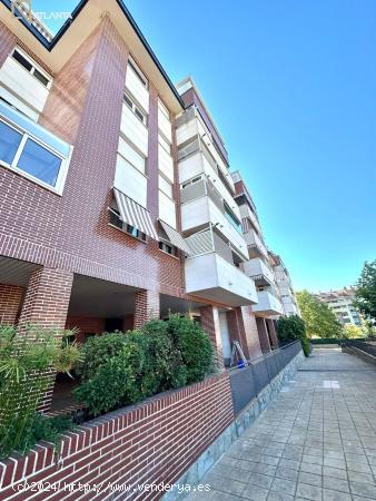 ATLANTA SELECT le ofrece en venta este maravilloso piso en Urbanización privada - MADRID