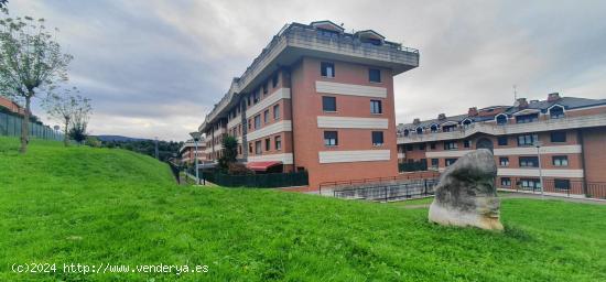 Piso de 3 dormitorios, urbanización, piscina - CANTABRIA