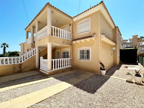 Bungalow en venta en San Miguel de Salinas (Alicante)