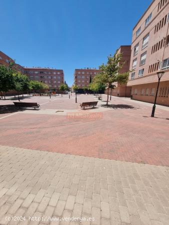 Se vende estupenda vivienda con garaje y trastero en Agustina Aroca - ALBACETE