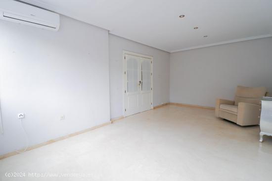 🏠 ¡Piso en Venta en Almería - Zona Altamira-Carretera de Ronda! 🏠 - ALMERIA