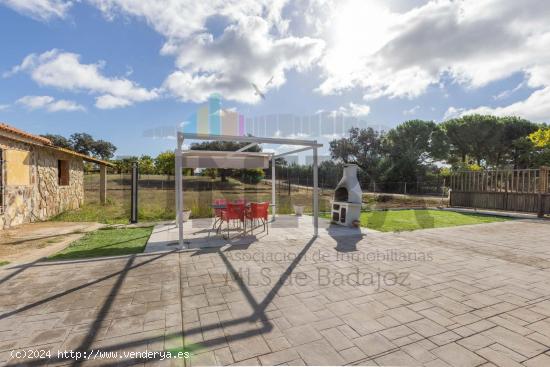 CHALET INDEPENDIENTE EN VENTA EN CAMPOMANES - BADAJOZ