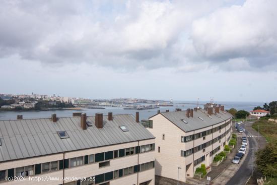 Dúplex con terraza y vistas al mar - A CORUÑA