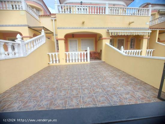 CHALET ADOSADO EN VILLAMARTIN - ALICANTE