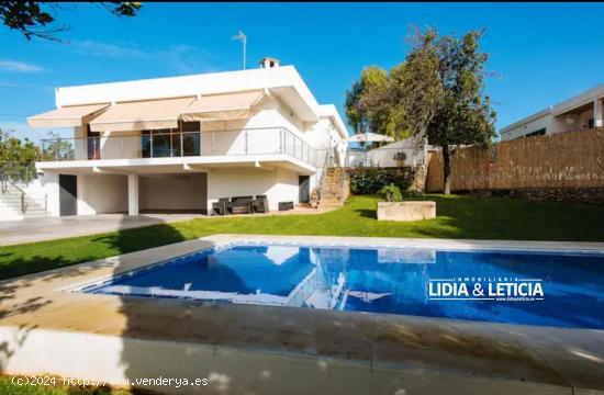  Chalet en Alcalá de Guadaíra zona Cruz de Marchenilla - SEVILLA 