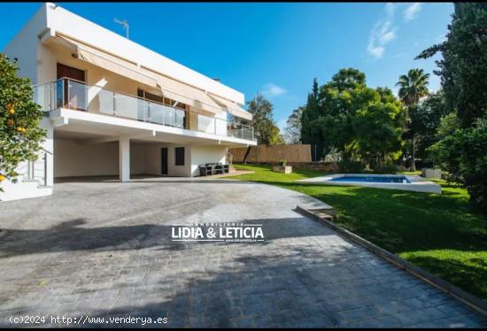 Chalet en Alcalá de Guadaíra zona Cruz de Marchenilla - SEVILLA