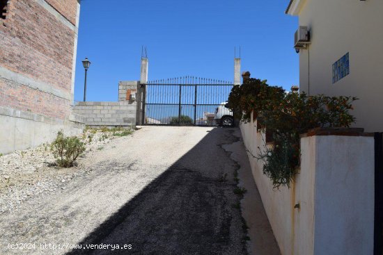 Casa en venta en Alcaucín (Málaga)