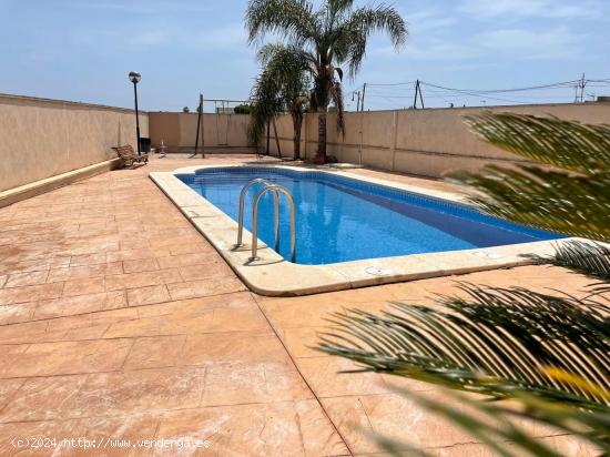  Casa con gran terraza y piscina comunitaria - TARRAGONA 