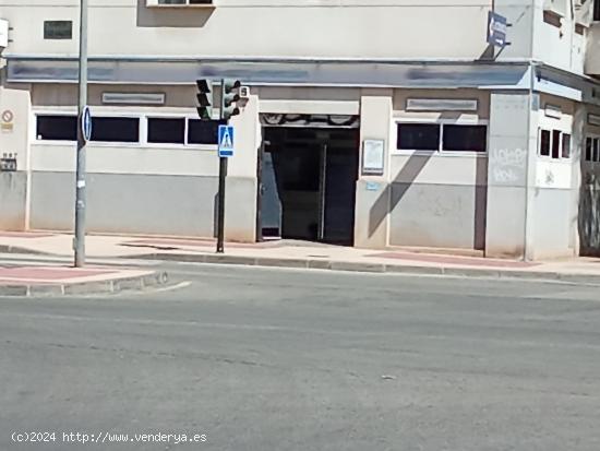 SE ALQUILA LOCAL COMERCIAL EN LA FLOTA - MURCIA