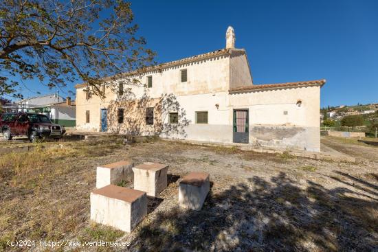 ESTUPENDA CASA-CORTIJO EN CORTES DE BAZA - GRANADA