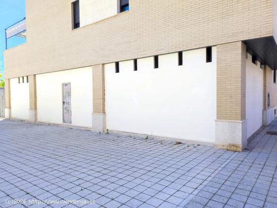 Local comercial junto Av. Madrid - VALLADOLID