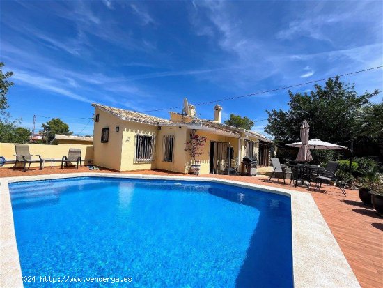 Finca en venta en Orba (Alicante)