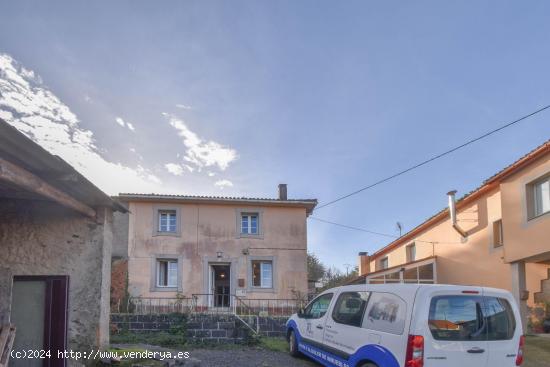 CASA PAREADA PARA REFORMAR EN CRENDES - A CORUÑA