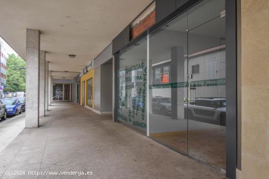 LOCAL COMERCIAL CONVERTIBLE EN VIVIENDA EN EL CENTRO DE CAMBRE - A CORUÑA