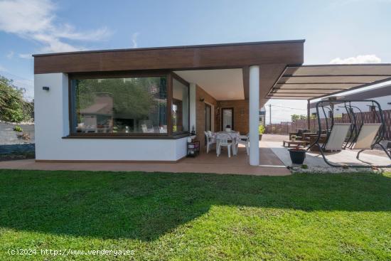  CHALET DE DISEÑO CON PISCINA EN ALVEDRO (CULLEREDO) - A CORUÑA 