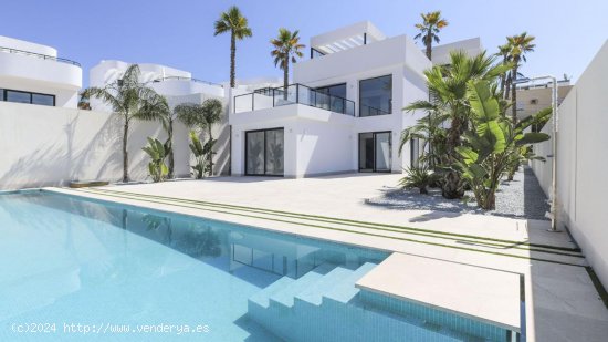 Villa en venta a estrenar en Elche (Alicante)