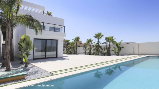 Villa en venta a estrenar en Elche (Alicante)