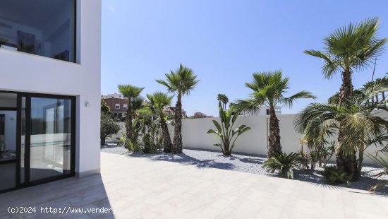 Villa en venta a estrenar en Elche (Alicante)