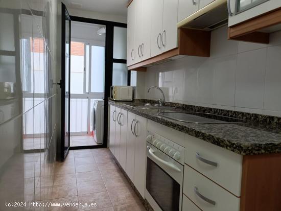 MAGNIFICA VIVIENDA EN PLENO VIAL DE 3 DORMITORIOS 2 BAÑOS Y PLAZA GARAJE - CORDOBA