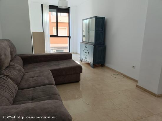 MAGNIFICA VIVIENDA EN PLENO VIAL DE 3 DORMITORIOS 2 BAÑOS Y PLAZA GARAJE - CORDOBA