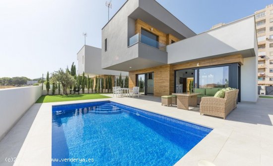  Villa en venta a estrenar en La Manga del Mar Menor (Murcia) 