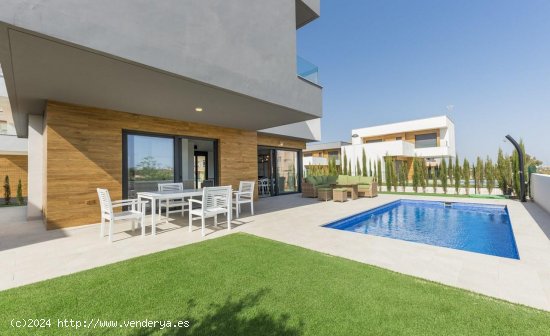 Villa en venta a estrenar en La Manga del Mar Menor (Murcia)