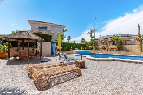 Villa en venta en Ciudad Quesada (Alicante)