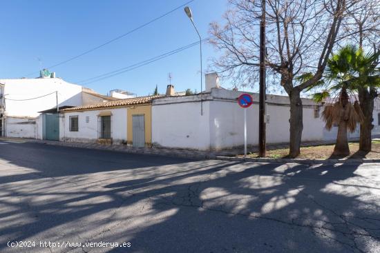  VIVIENDA CON MÚLTIPLES OPCIONES - GRANADA 